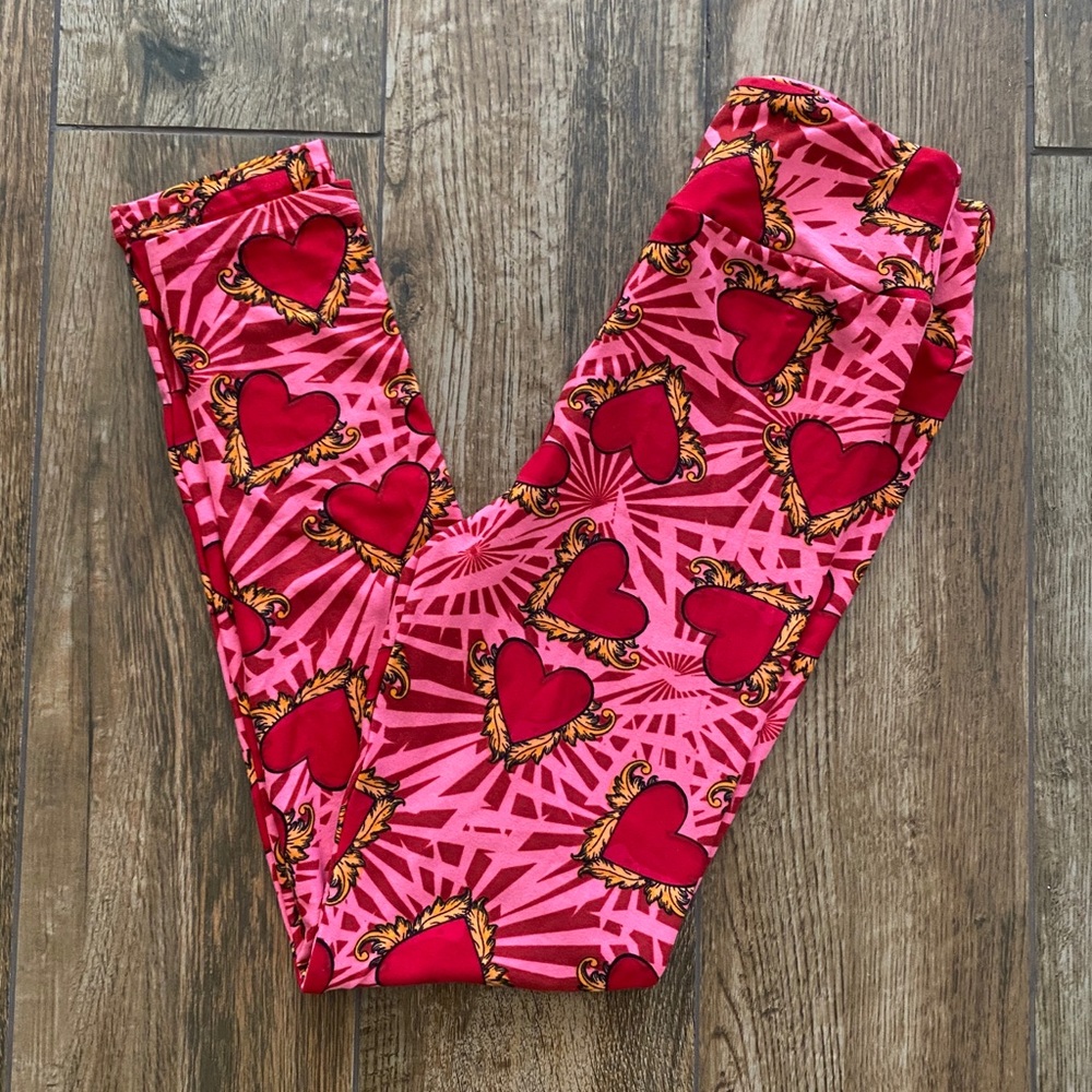 VALENTINE’S LULAROE LEGGINGS